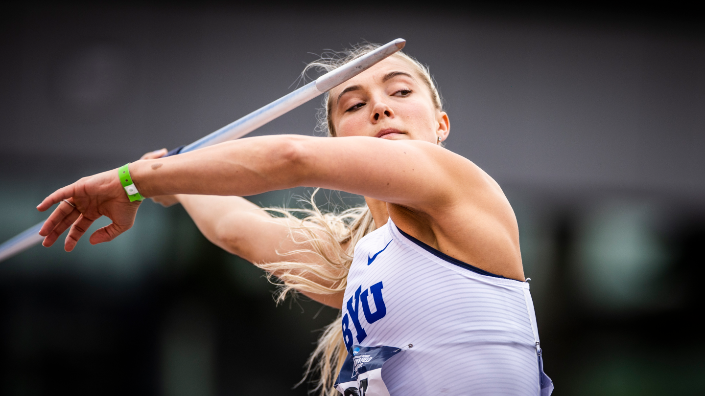 Ashton Riner-Lunt throws the javelin at the 2022 NCAA West Preliminary. 