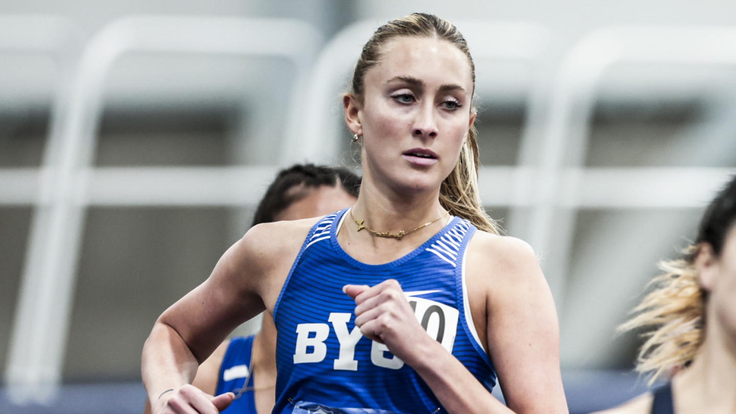 Madi Moffitt races at the 2022 MPSF Indoor Track & Field Championships