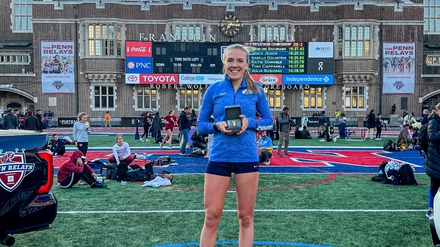 Lexy Halladay wins the 3000m steeplechase at 2022 Penn Relays