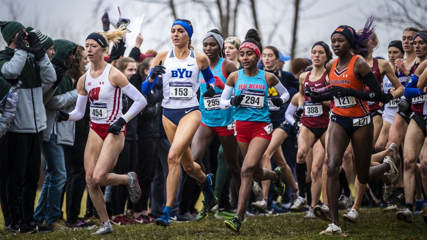 Whittni Orton leading the pack at the 2019 NCAA Cross Country Championships